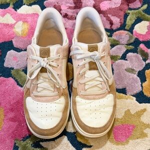 Kizik Brisbane Women's Pink and Tan Sneakers